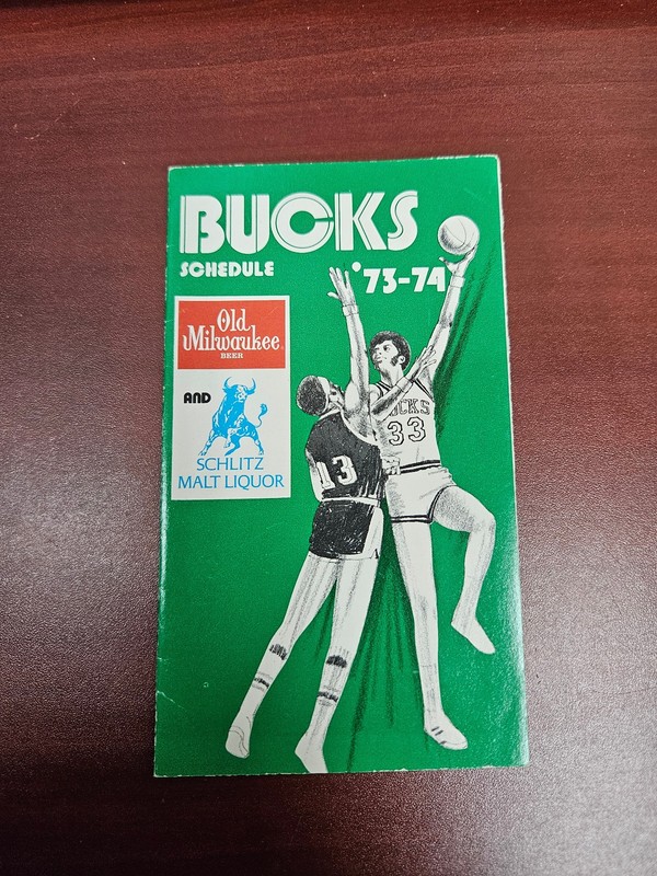 ES25 Milwaukee Bucks 1973/74 NBA Basketball Pocket Schedule - Old Milwaukee