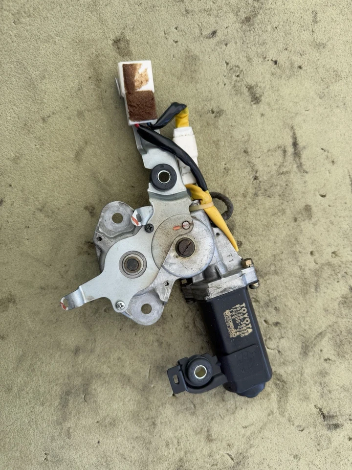 1990-1994 Lexus LS400 Electric Sliding Sunroof Motor 85730-30030 Oem - Image 3 of 4