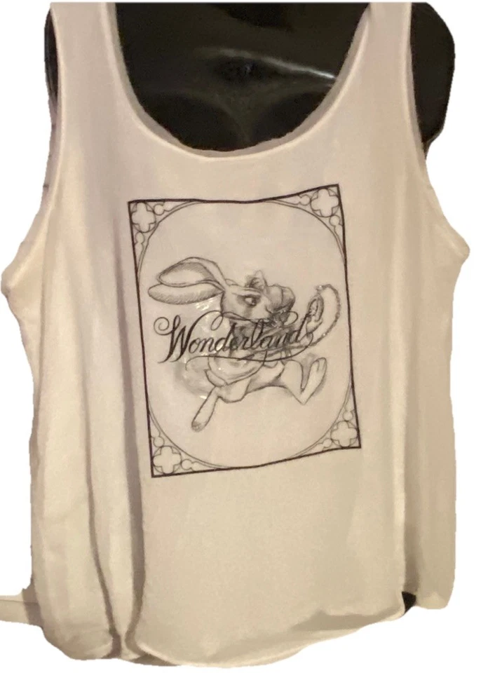 Tanque Colleen Atwood de la colección de diseñadores de Alicia a través del espejo de Disney Foto 3 de 4