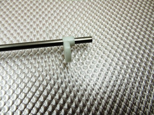HP LaserJet 2100TN Printer Roller Guide w/ Roller - RB2-2904 - Picture 3 of 4