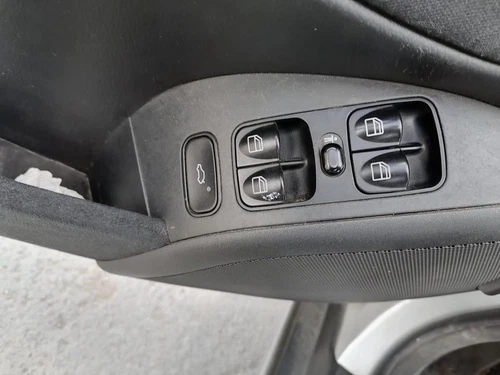 Caja Reles/Fusibles para MERCEDES-BENZ CLASE C (BM 203) BERLINA 2002 1000188 - Imagen 7 de 10
