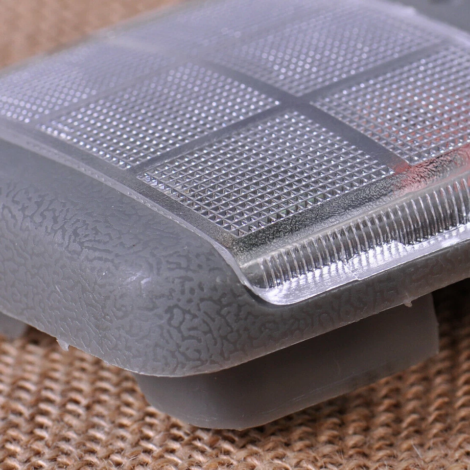 For Mitsubishi Pajero Shogun Montero V31 Dome Light Interior Reading Lamp Assy - Image 3 of 4