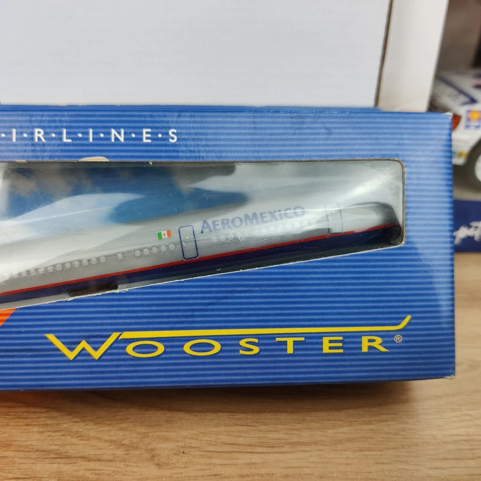 AEREO WOOSTER WORLD AIRLINES BOEING 757-200 AEROMEXICO 1:200 EN SCATOLA REF 6... - Immagine 4 di 4
