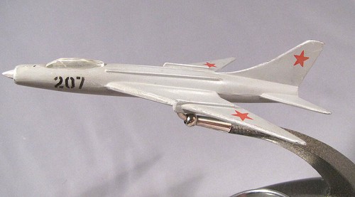 Model Airplane MIG Russian Metallic Old Vintage Soviet Plane Ashtray Fighter - Picture 3 of 11