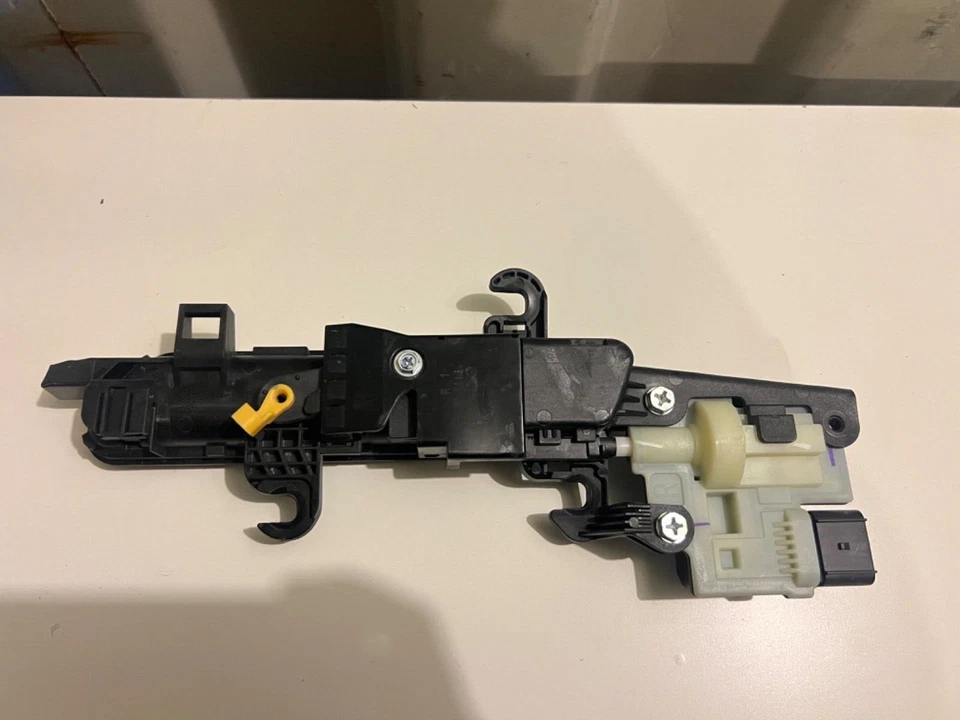 Manija de puerta trasera derecha Hyundai Ioniq 5 2022-2024 negra OEM 82650-GI200 Foto 4 de 4