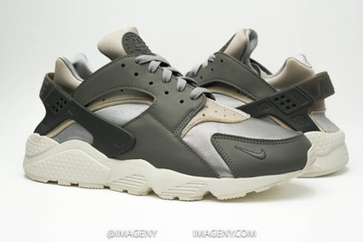 NIKE AIR HUARACHE RUN NEW SIZE 10.5 LIGHT SMOKE GREY IRON GREY WHITE FB8988-001