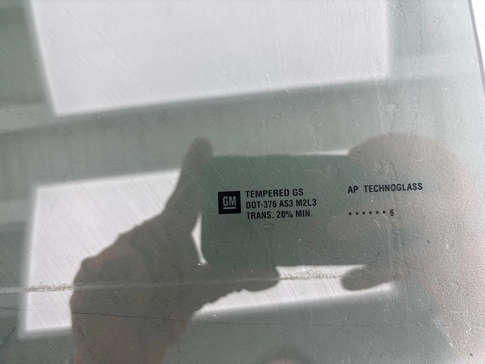 Ventana puerta trasera derecha Saturn Vue 2004-2007 cristal fabricante original Foto 2 de 4