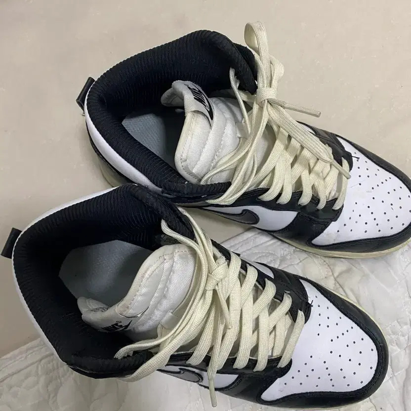 Nike Jordan 1 High Black/White 7.5 (240) Basketball Shoes thumbnail 3