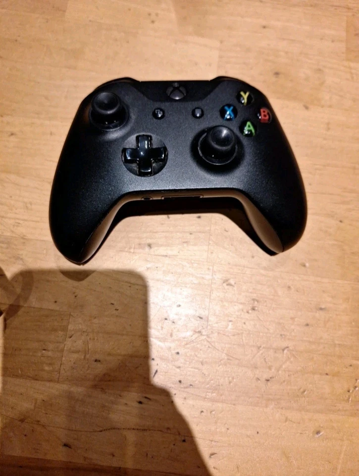 Microsoft Xbox One, Foto 4 von 4