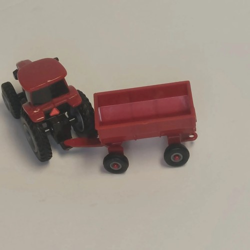 1:64 Case Combine Farm Equipment - Picture 3 of 10