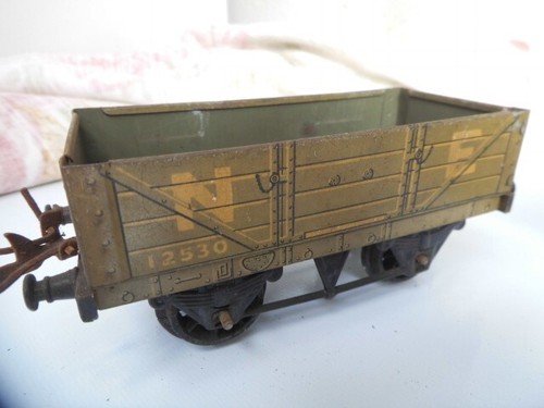 Pre-war Hornby Series ' O' Gauge North Eastern Railway freight set - Picture 19 of 19