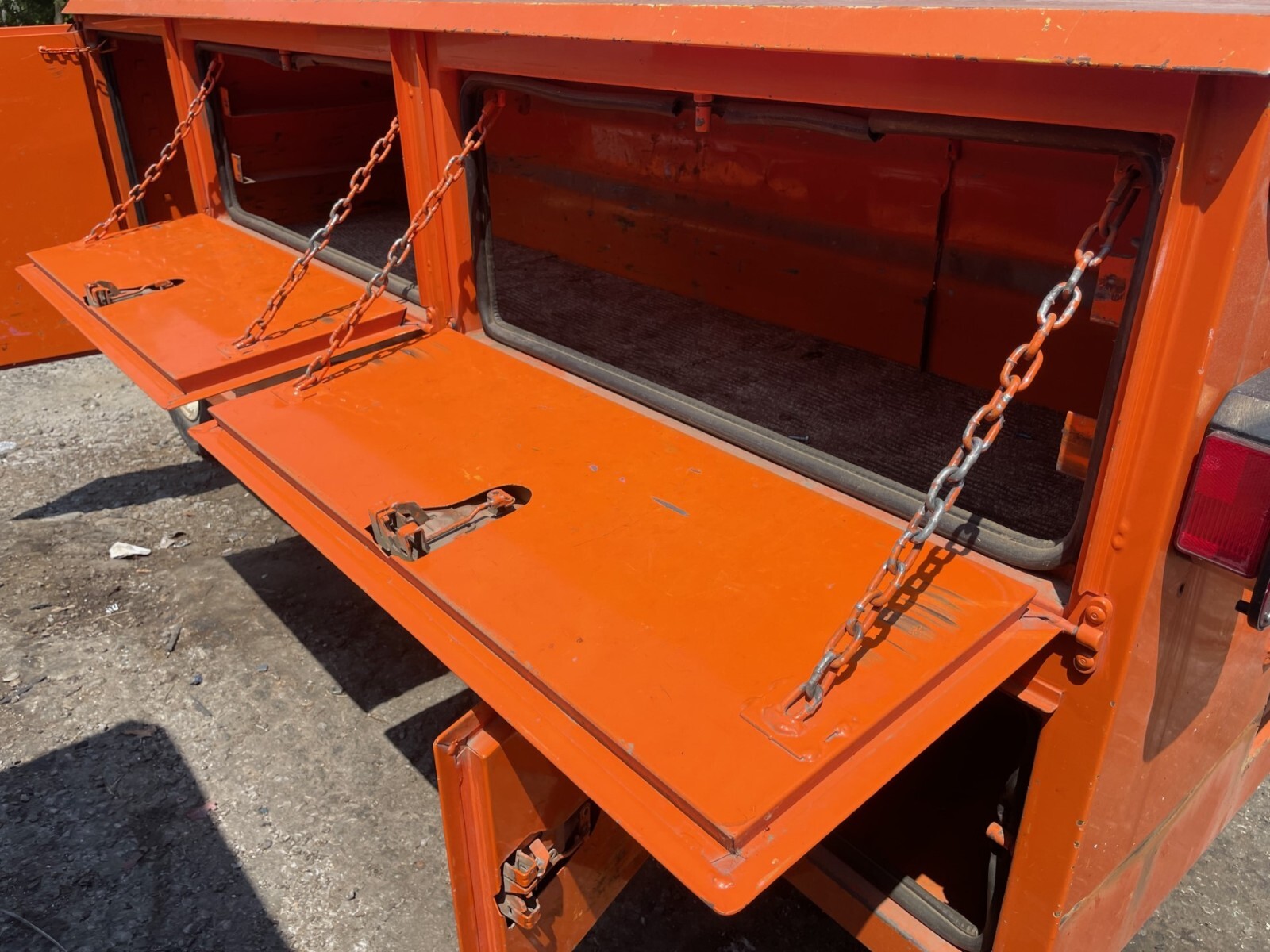 60" CTA DUALLY CAB CHASSIS DAKOTA UTILITY SERVICE BED LOTS OF LIFE LEFT