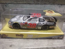 RCCA  Action Racing 2004 Elliott Sadler #38 1/24 M&M’s Daytona Black White Gray 