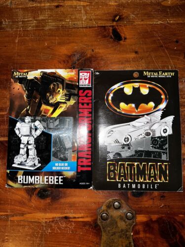 Batman 1989 Batmobile & BumbleBee Metal Earth 3-D Laser Cut Steel Model Kits NEW - Afbeelding 1 van 2