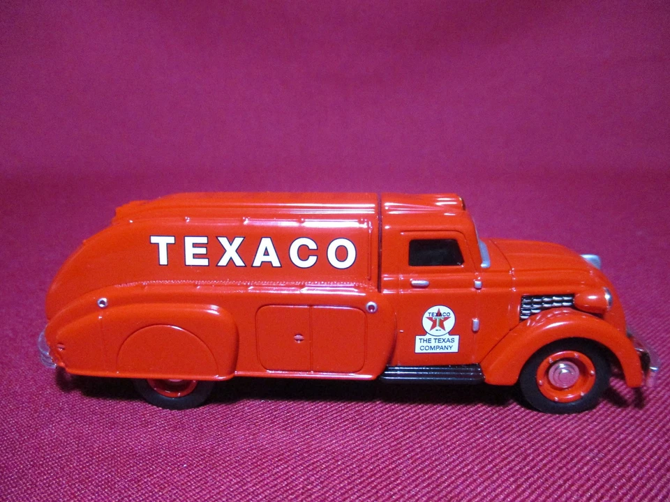 1:43 1937 Dodge Texaco Airflow Oil Tanker Truck Matchbox Models of Yesteryear - Image 4 of 4