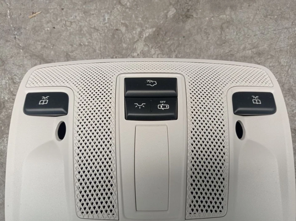 Piloto interior delantero MERCEDES-BENZ CLASE B W246 B 200 CDI A0009006503 Foto 4 de 4