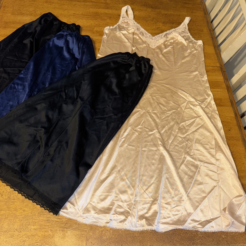 Lote De 4 Bragas De Colección Para Mujer Satén/Encaje Surtidas 3 Mitades 1 Talla Completa Grande Foto 2 de 4