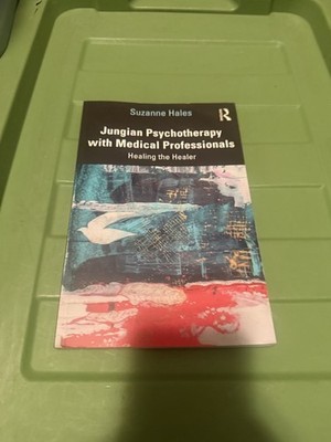 Jungian Psychotherapy with Medical Professionals - Paperback - VERY GOOD C2