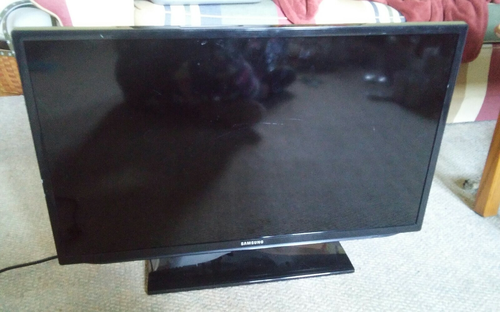 Samsung UN32EH500FXZA Flat Screen TV Parts Repair Powers Up Broken