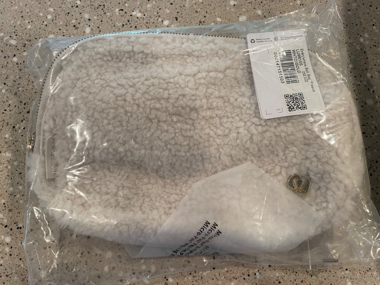 Lululemon everywhere plush belt bag