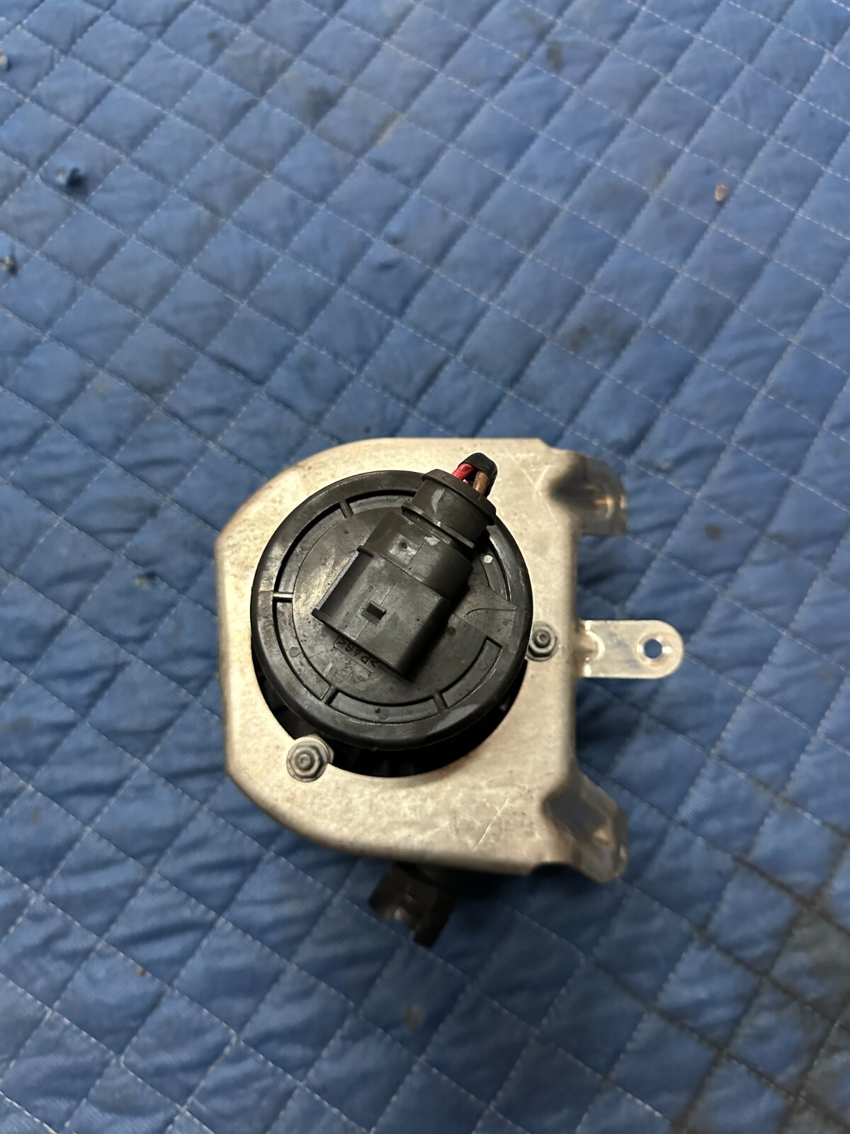 2014 AUDI R8 4.2L V10 OEM SECONDARY AIR INJECTION PUMP