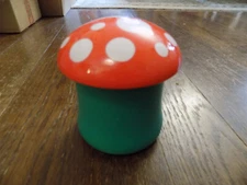 Hutzler Mushroom Shaped Saver Keeper Storage Container Fresher FUN Orange Green
