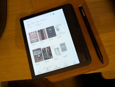 Kobo Libra Colour 32GB WLAN E-Reader - Schwarz mit Eingabestift