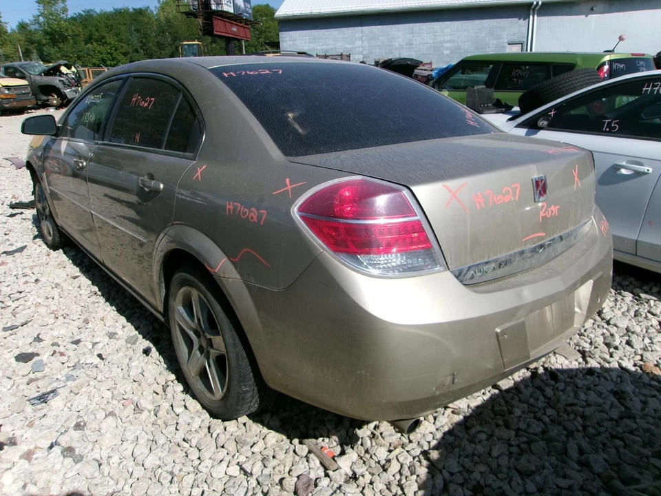 Used Rear Left Door Assembly Rear Side fits: 2008 Saturn Aura L. w/center mouldi Foto 4 de 4