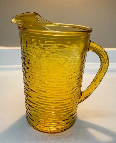 Vintage Anchor Hocking Soreno Harvest Gold Amber 64 oz Ice Lip Pitcher