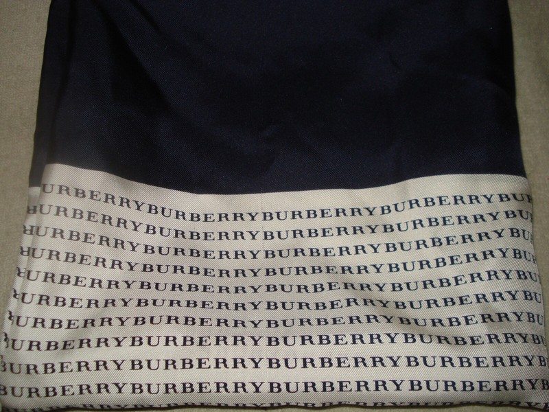100% AUTHENTIC NEW WOMEN BURBERRY SILK CARÉ NAVY BLUE/WHITE SCARF