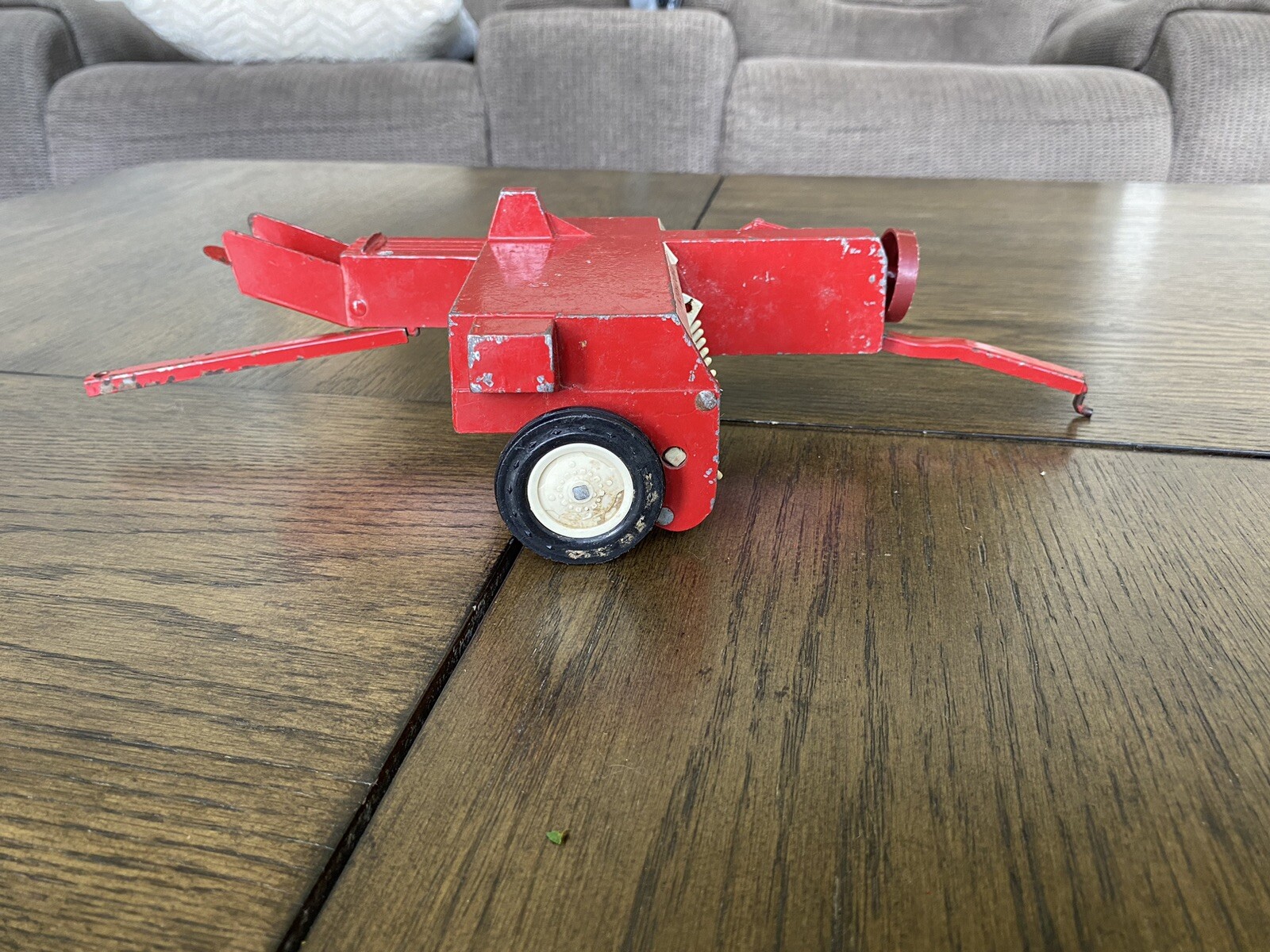 Picture 2 of 10