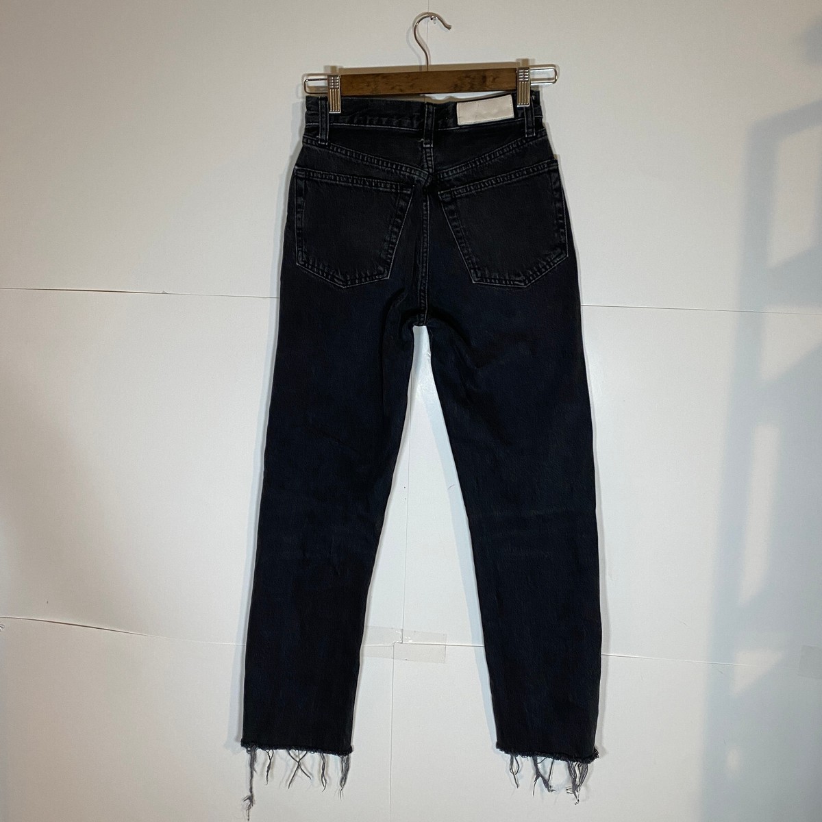 デニム・ジーパン RE DONE Women Denim Pants 93105 16603WRIDJEN 91794 Black Re/Done Raw Hem High Waisted Jeans Faded Black Tapered Leg