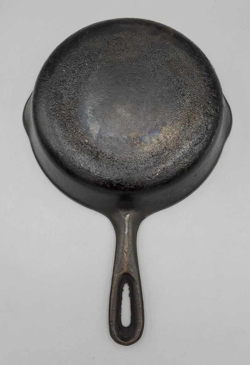 Vintage No. 5 Cast Iron Skillet 8" Frying Pan Double Spout Y
