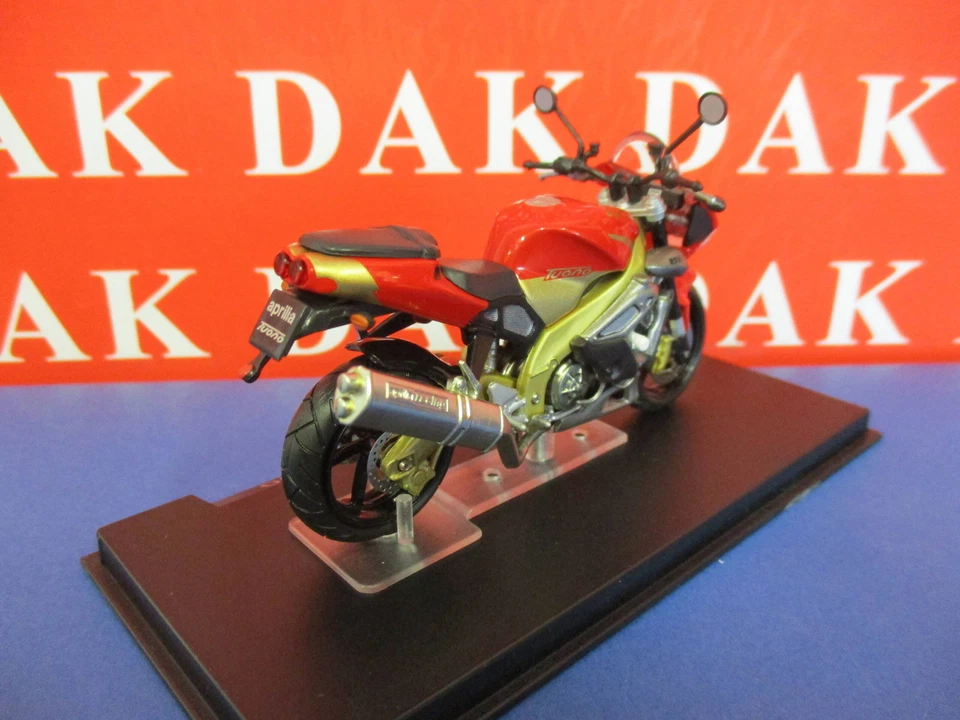 Die cast 1/24 Modellino Moto Aprilia Tuono Fighter 1000 - Immagine 3 di 4