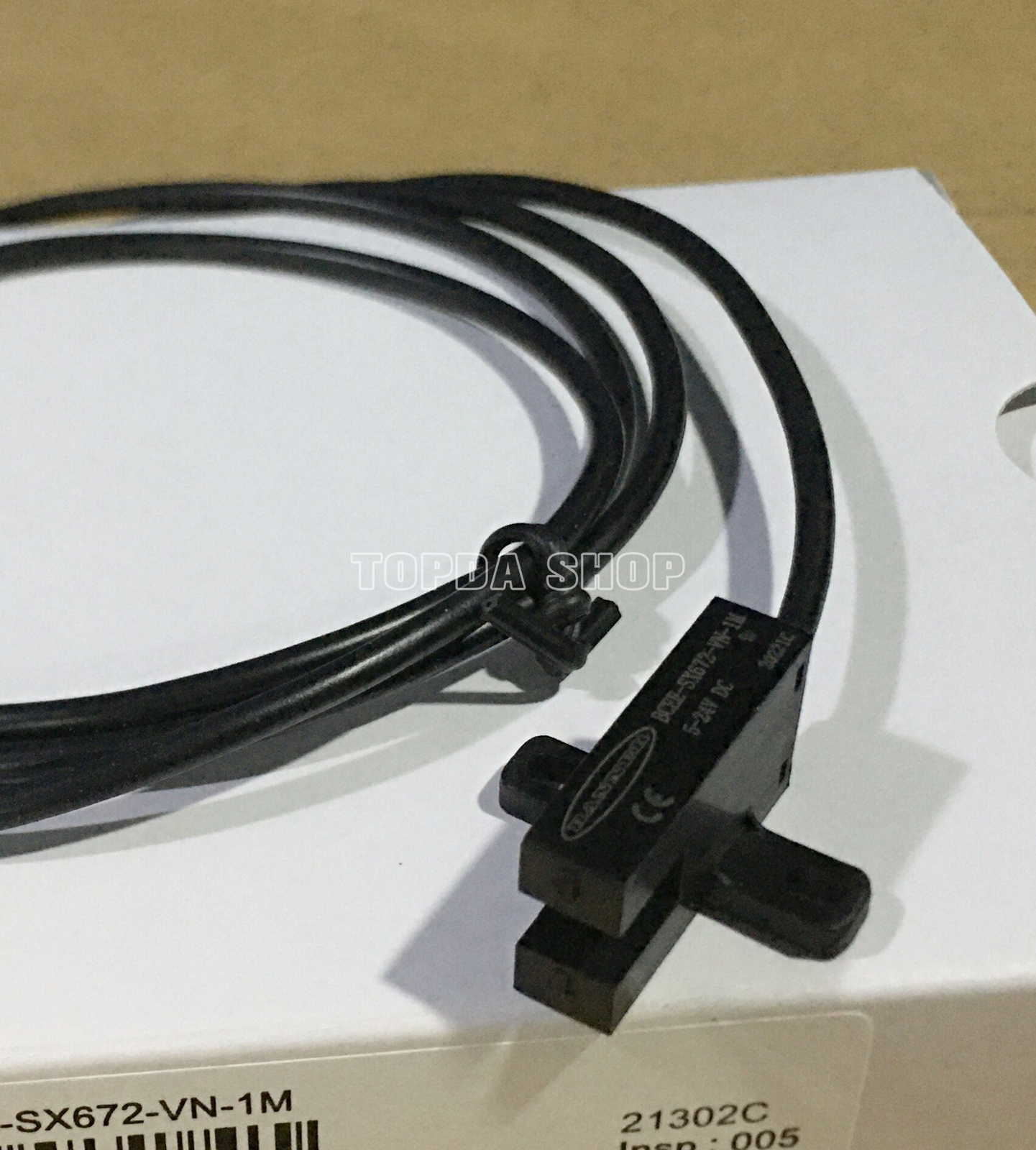 1pcs Slot type photoelectric sensor BCEESX672VN1M limit