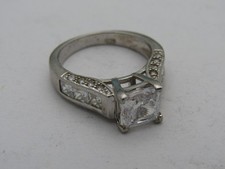 Stunning Sterling Silver 925 Clear CZ Stone Ring Size 7 Z40