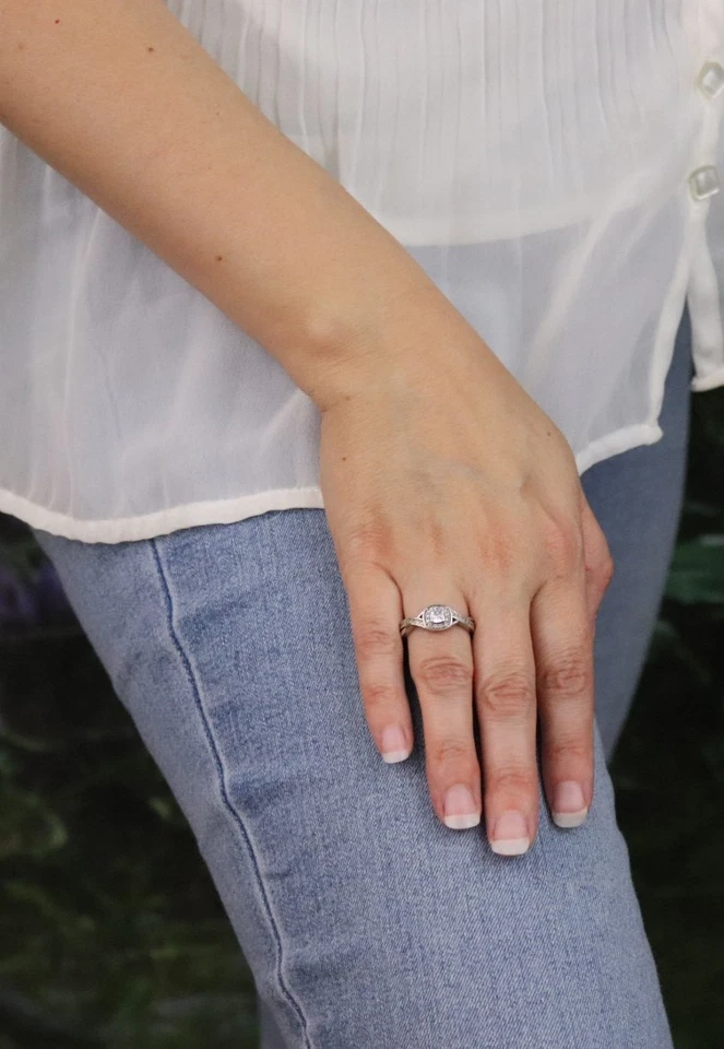 Anillo de plata esterlina con circonitas cúbicas talla 7 1/4 Foto 4 de 4