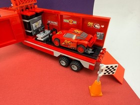 2011 ☆ Lego ☆ Disney : Cars 2 - Macks Team Truck Set #8486