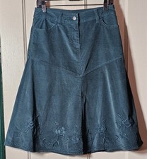 NY & Co. Skirt Women's Size 2 Forest Green Velvet Embroidered Roses SouthWestern