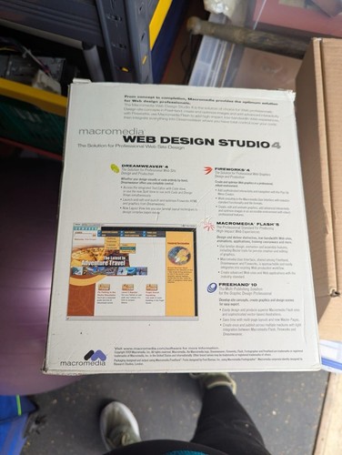 Macromedia Web Design Studio 4 Dreamweaver 4 Flash5 Fireworks4 Freehand 10 - Bild 2 von 2