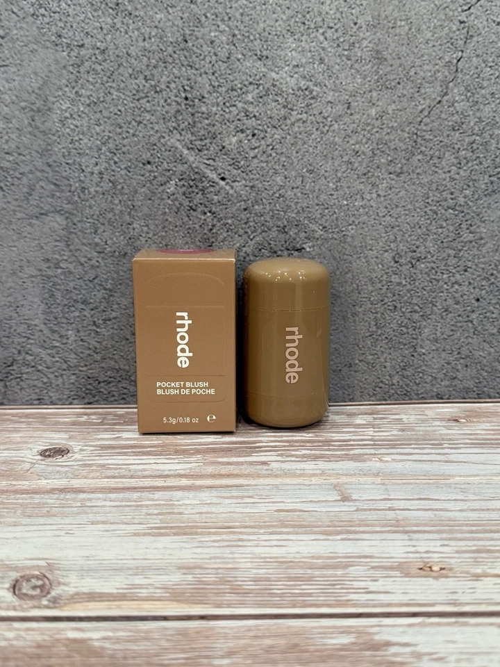 Paquete Rhode 1 rubor de peluche tostado y 1 tinte de labios PBJ Foto 3 de 4