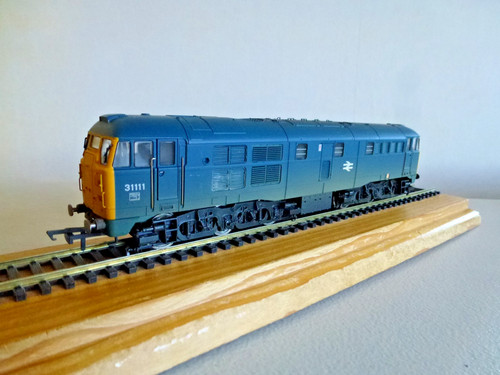 HORNBY R2571 BR KLASSE 31 DIESEL 31111 BR BLAU VERWITTERT - DCC | Condition: Used