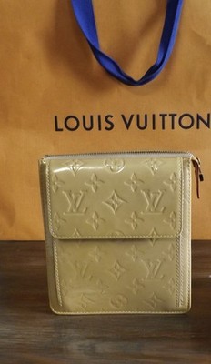 Authentic Louis Vuitton Vernis Mott shoulder bag in yellow patent leather TH1023