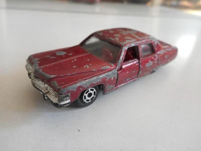 Yatming Cadillac Fleetwood Brougham in Bordeaxu Red - Bild 1 von 2