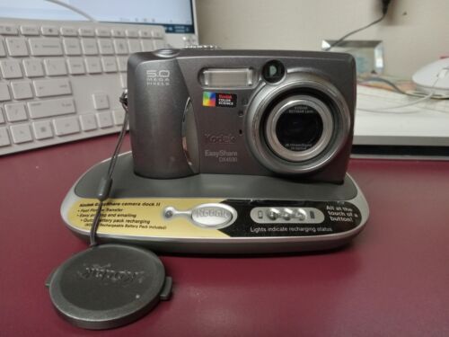Kodak EasyShare DX4530 digital camera With Dock And Manual - Picture 2 of 9