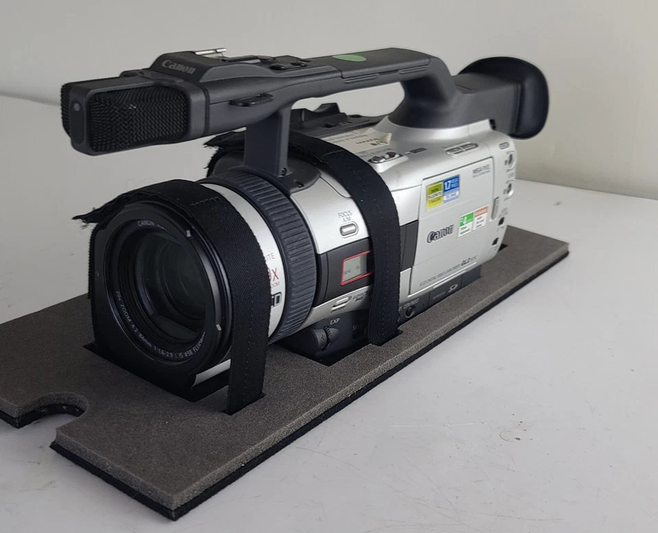 Canon DM-GL2 A  MiniDV Camcorder ~ Working Condition - Image 2 of 4