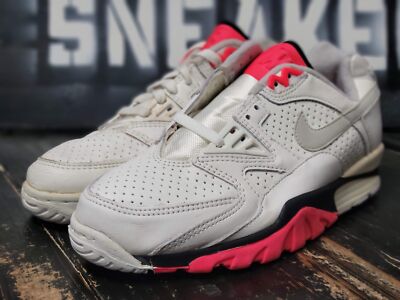 1990 Nike Air Cross Trainer III White/Infared Vintage Sneaker