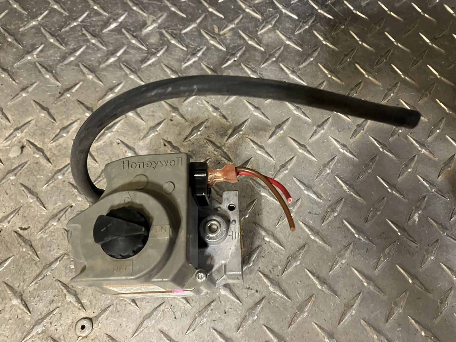 Honeywell VR8205S2866 Furnace PROPANE Gas Valve. Same Day Fast Shipping |  eBay