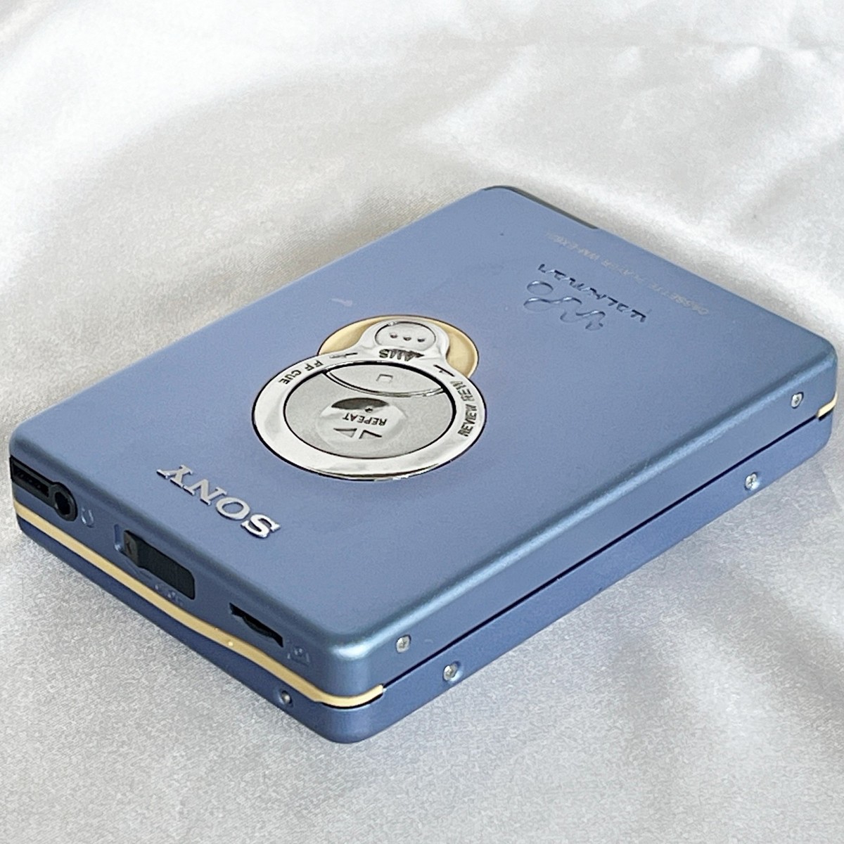 SONY WM-EX621 2001 Purple Walkman Vintage Cassette Player From