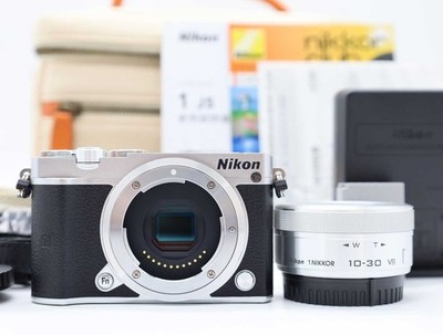 Nikon 1 J5 Mirrorless Camera Silver 10-30mm Lens 976 Shots [Near Mint] #Z6828A